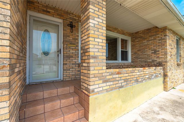 5206 Avenue L, Galveston, TX 77551