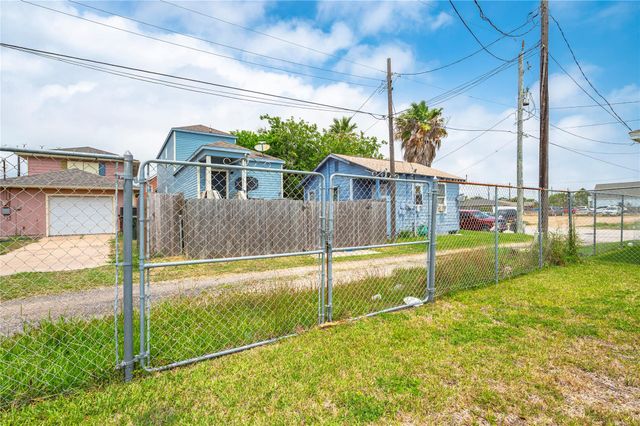 5206 Avenue L, Galveston, TX 77551