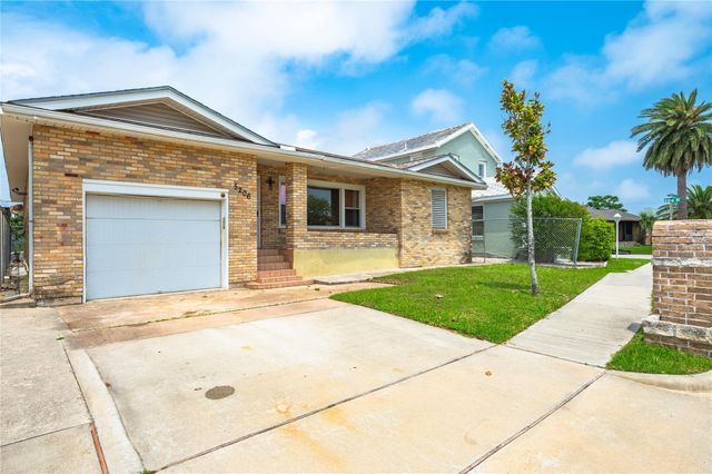 5206 Avenue L, Galveston, TX 77551