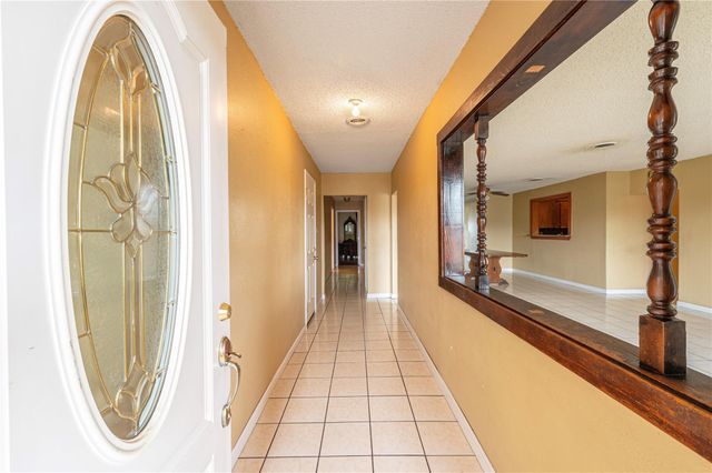 5206 Avenue L, Galveston, TX 77551