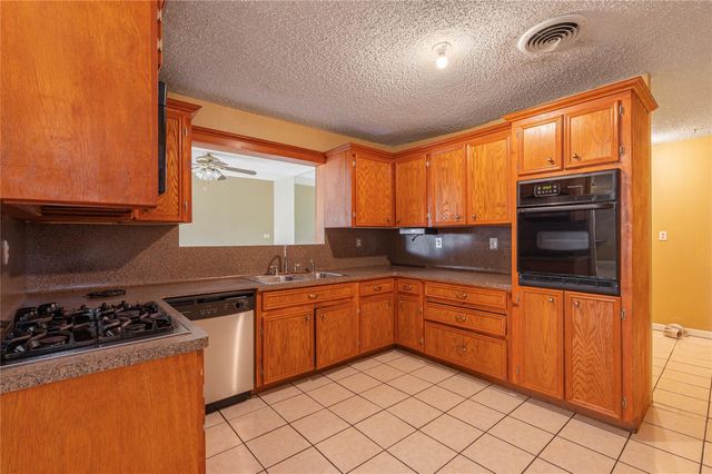 5206 Avenue L, Galveston, TX 77551