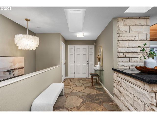 260 Nw TORREY VIEW Dr, Portland, OR 97229