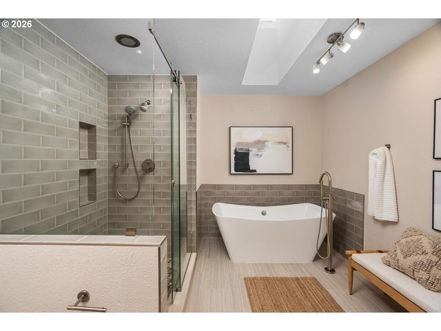 260 Nw TORREY VIEW Dr, Portland, OR 97229