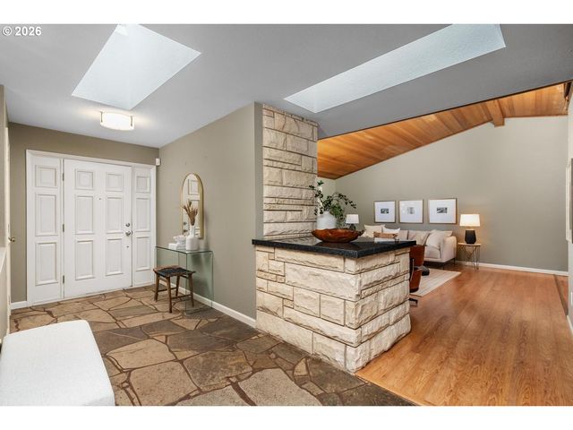 260 Nw TORREY VIEW Dr, Portland, OR 97229