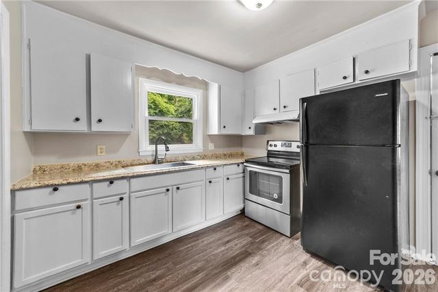 2717 Dora Drive, Charlotte, NC 28215