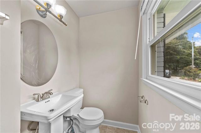 2717 Dora Drive, Charlotte, NC 28215