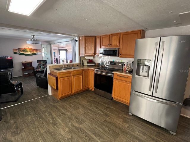 11300 124TH AVENUE 70, Largo, FL 33778