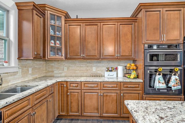 3065 S Somer Lane, Republic, MO 65738