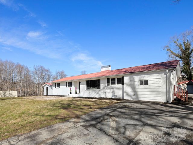 52 Baby Jane Lane, Hendersonville, NC 28792