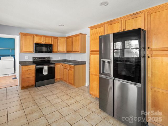 52 Baby Jane Lane, Hendersonville, NC 28792