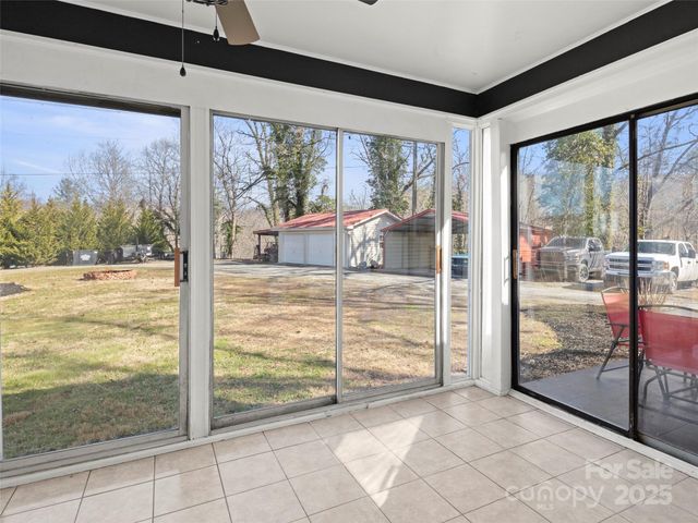 52 Baby Jane Lane, Hendersonville, NC 28792