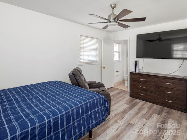 52 Baby Jane Lane, Hendersonville, NC 28792