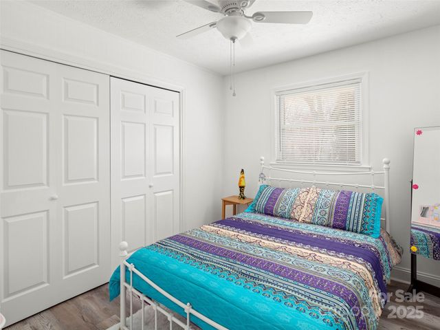 52 Baby Jane Lane, Hendersonville, NC 28792