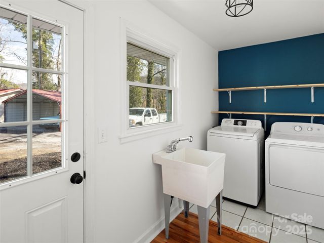 52 Baby Jane Lane, Hendersonville, NC 28792