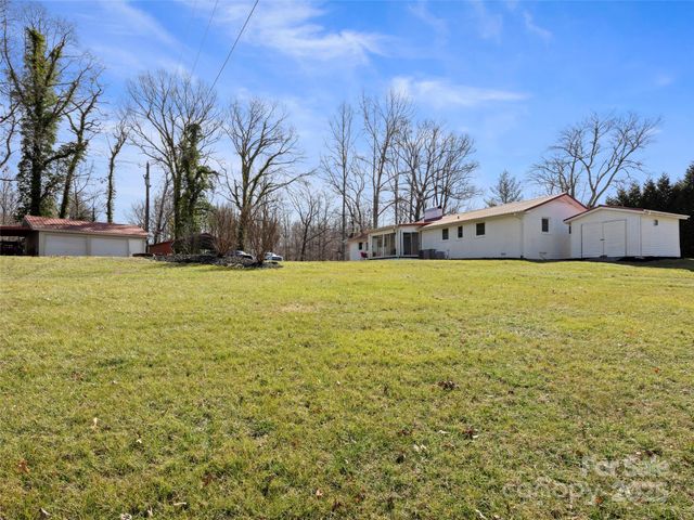 52 Baby Jane Lane, Hendersonville, NC 28792