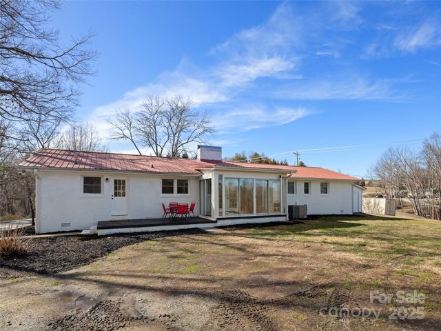 52 Baby Jane Lane, Hendersonville, NC 28792