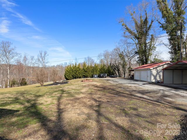52 Baby Jane Lane, Hendersonville, NC 28792