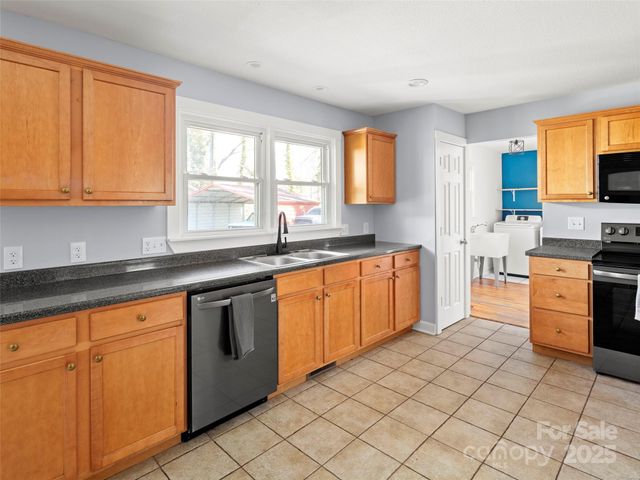 52 Baby Jane Lane, Hendersonville, NC 28792