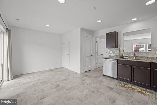19 LOBLOLLY DR, Bunker Hill, WV 25413