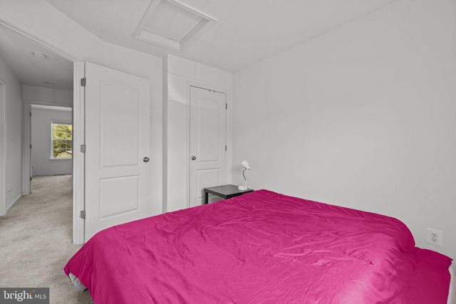 19 LOBLOLLY DR, Bunker Hill, WV 25413