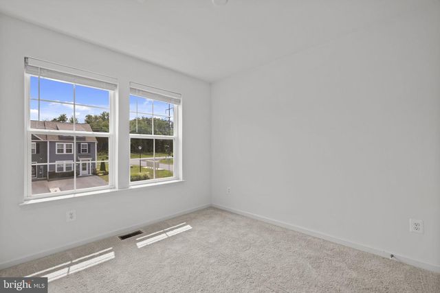 19 LOBLOLLY DR, Bunker Hill, WV 25413