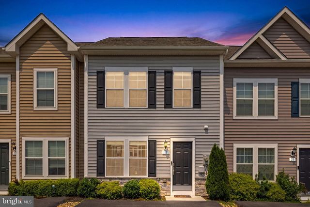 19 LOBLOLLY DR, Bunker Hill, WV 25413