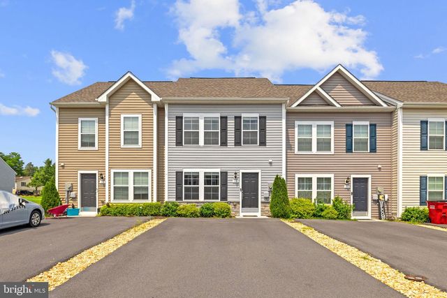 19 LOBLOLLY DR, Bunker Hill, WV 25413