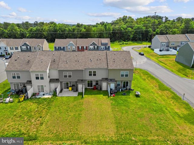 19 LOBLOLLY DR, Bunker Hill, WV 25413