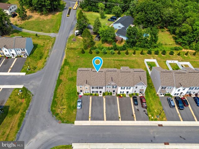 19 LOBLOLLY DR, Bunker Hill, WV 25413