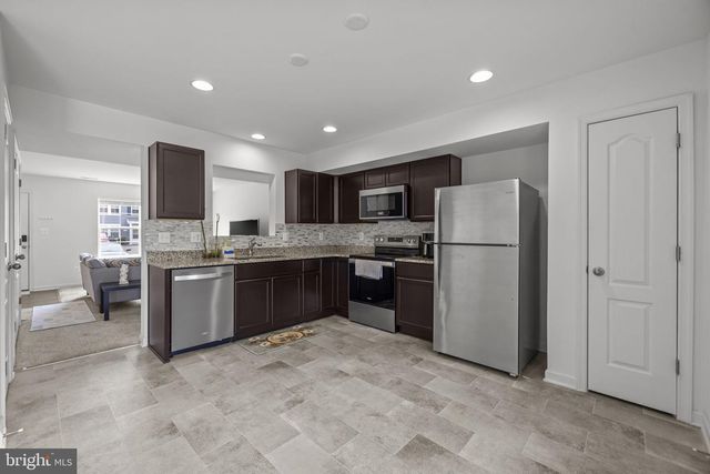 19 LOBLOLLY DR, Bunker Hill, WV 25413