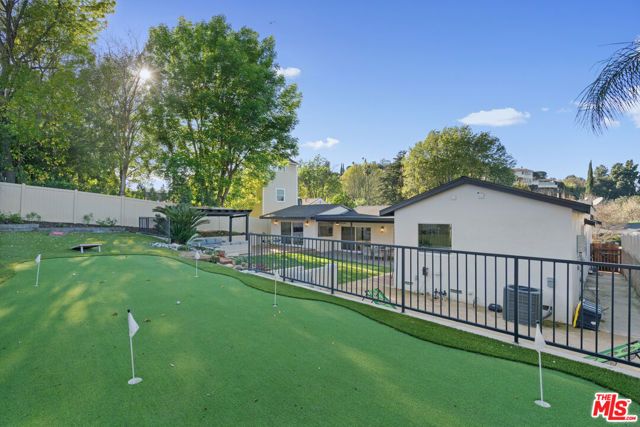 4210 N Sepulveda Boulevard, Sherman Oaks, CA 91403