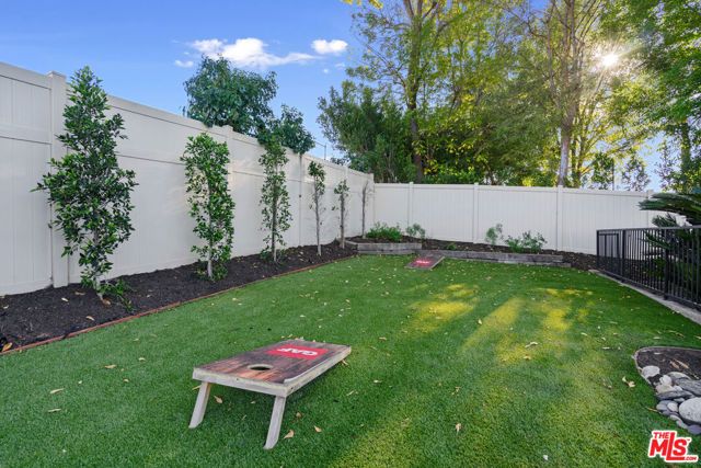 4210 N Sepulveda Boulevard, Sherman Oaks, CA 91403