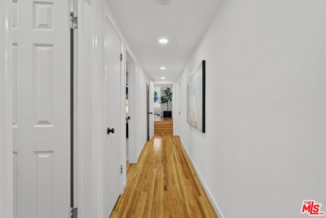 4210 N Sepulveda Boulevard, Sherman Oaks, CA 91403