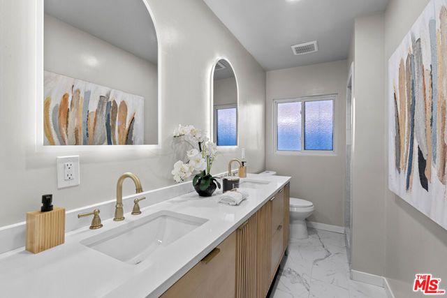 4210 N Sepulveda Boulevard, Sherman Oaks, CA 91403