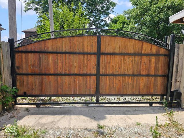 312 N Bradley Avenue, Indianapolis, IN 46201