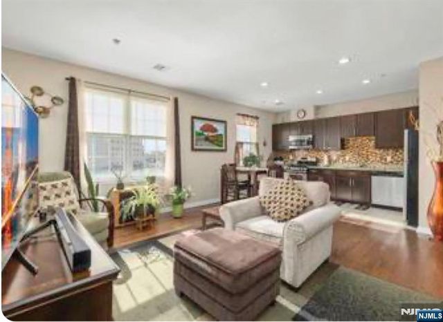 1209 Summit Avenue 402, Jersey City, NJ 07307