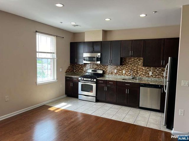 1209 Summit Avenue 402, Jersey City, NJ 07307