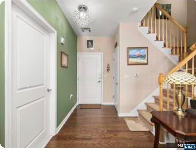 1209 Summit Avenue 402, Jersey City, NJ 07307