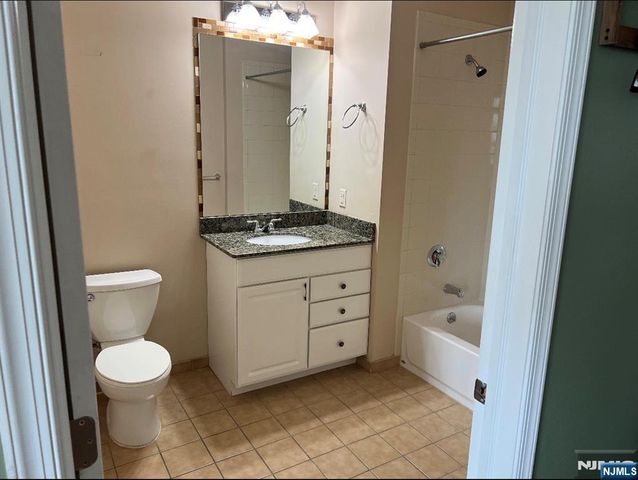 1209 Summit Avenue 402, Jersey City, NJ 07307