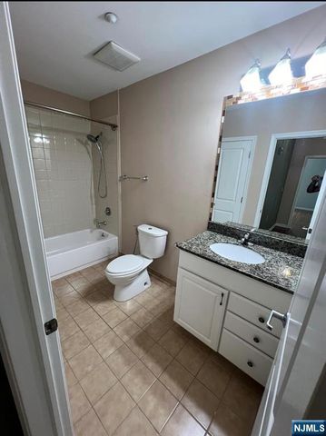 1209 Summit Avenue 402, Jersey City, NJ 07307