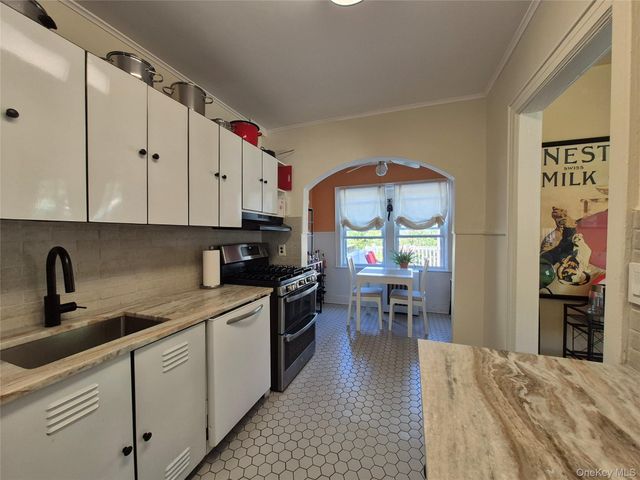 327 E Pine Street, Long Beach, NY 11561