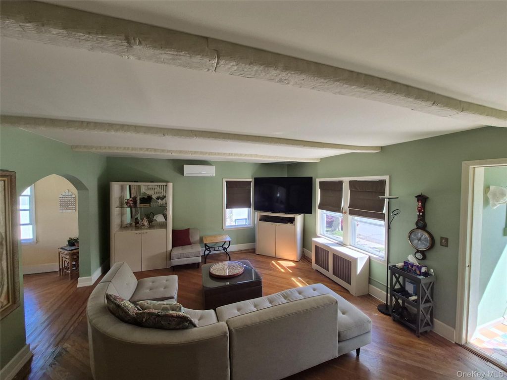 327 E Pine Street, Long Beach, NY 11561 — photo 5