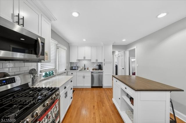 89 Leo St, Edison Twp., NJ 08817
