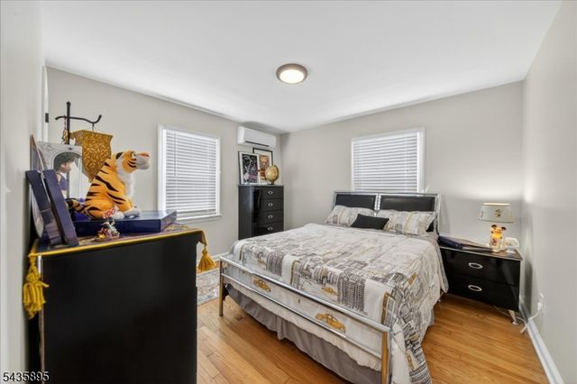89 Leo St, Edison Twp., NJ 08817