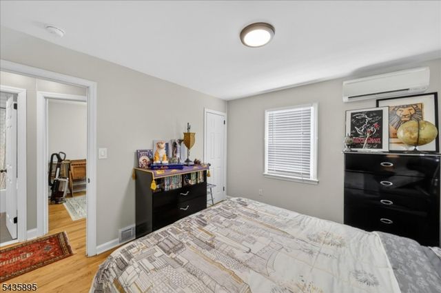 89 Leo St, Edison Twp., NJ 08817
