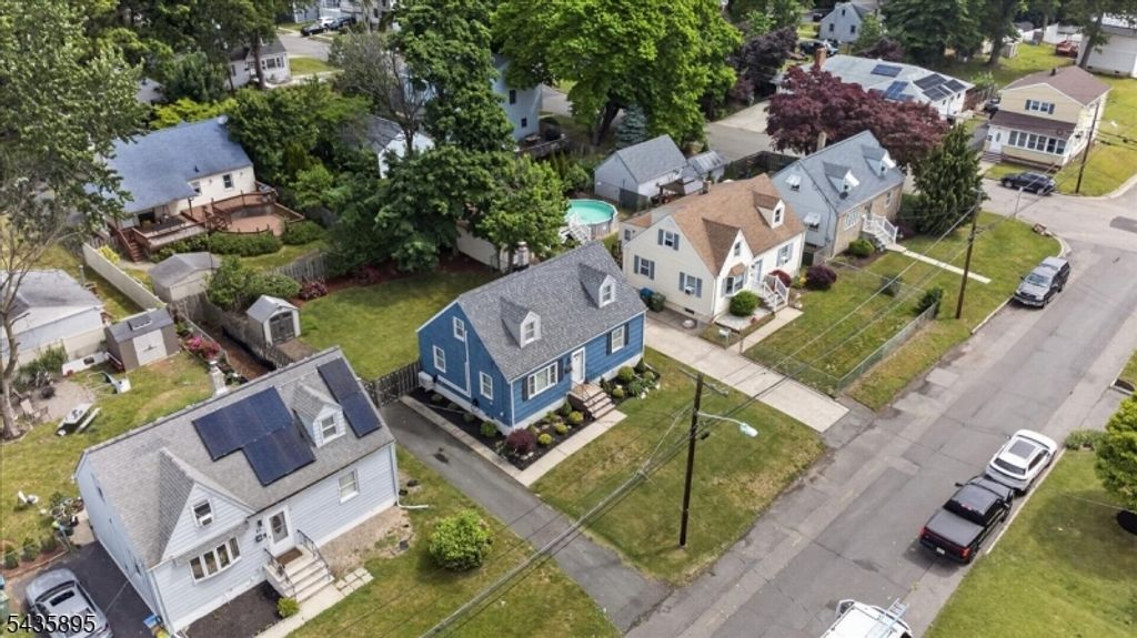89 Leo St, Edison Twp., NJ 08817
