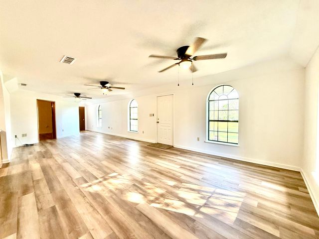 411 FM 2198, Karnack, TX 75661