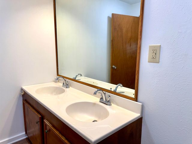 411 FM 2198, Karnack, TX 75661