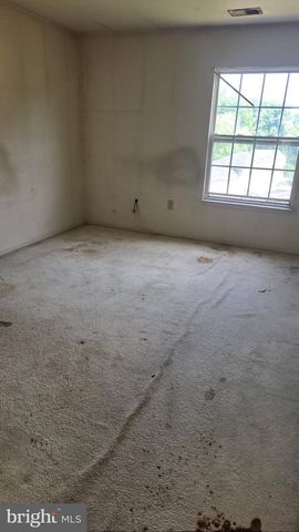 2104 WHISPERING WILLOW CT, Temple Hills, MD 20748