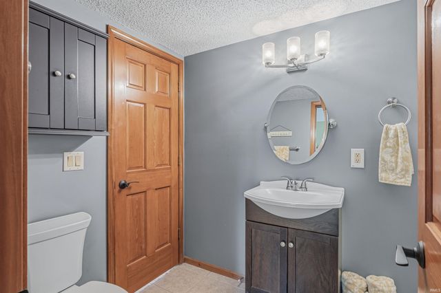 2511 Bluewater Trail, Fort Wayne, IN 46804